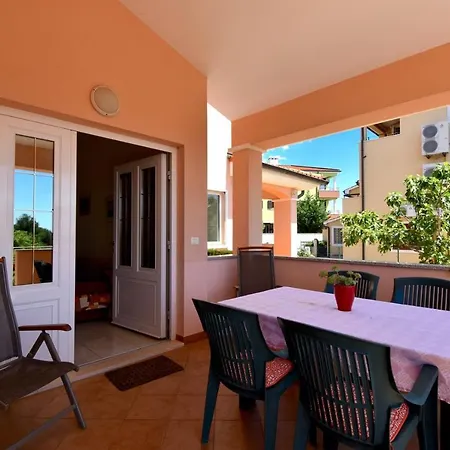 Apartments Villa Danijela * プレマントゥーラ