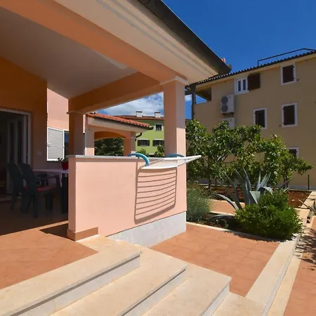 ゲストハウス Apartments Villa Danijela *