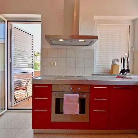 Apartments Villa Danijela ゲストハウス プレマントゥーラ