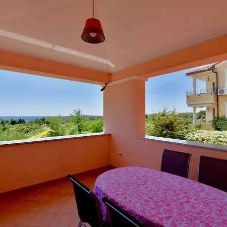Apartments Villa Danijela * プレマントゥーラ